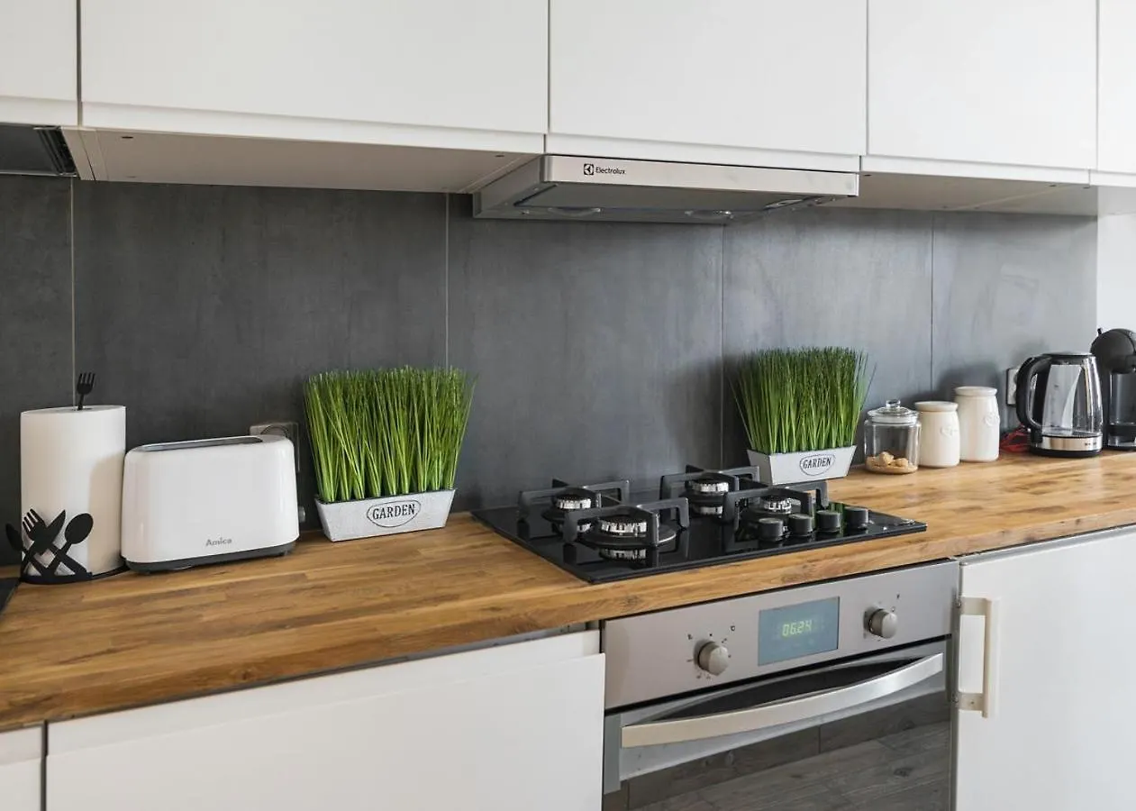 Cozy Apartment In The Centre Of Warsaw, Metro, Wi-Fi - By Hik Apartments Poland